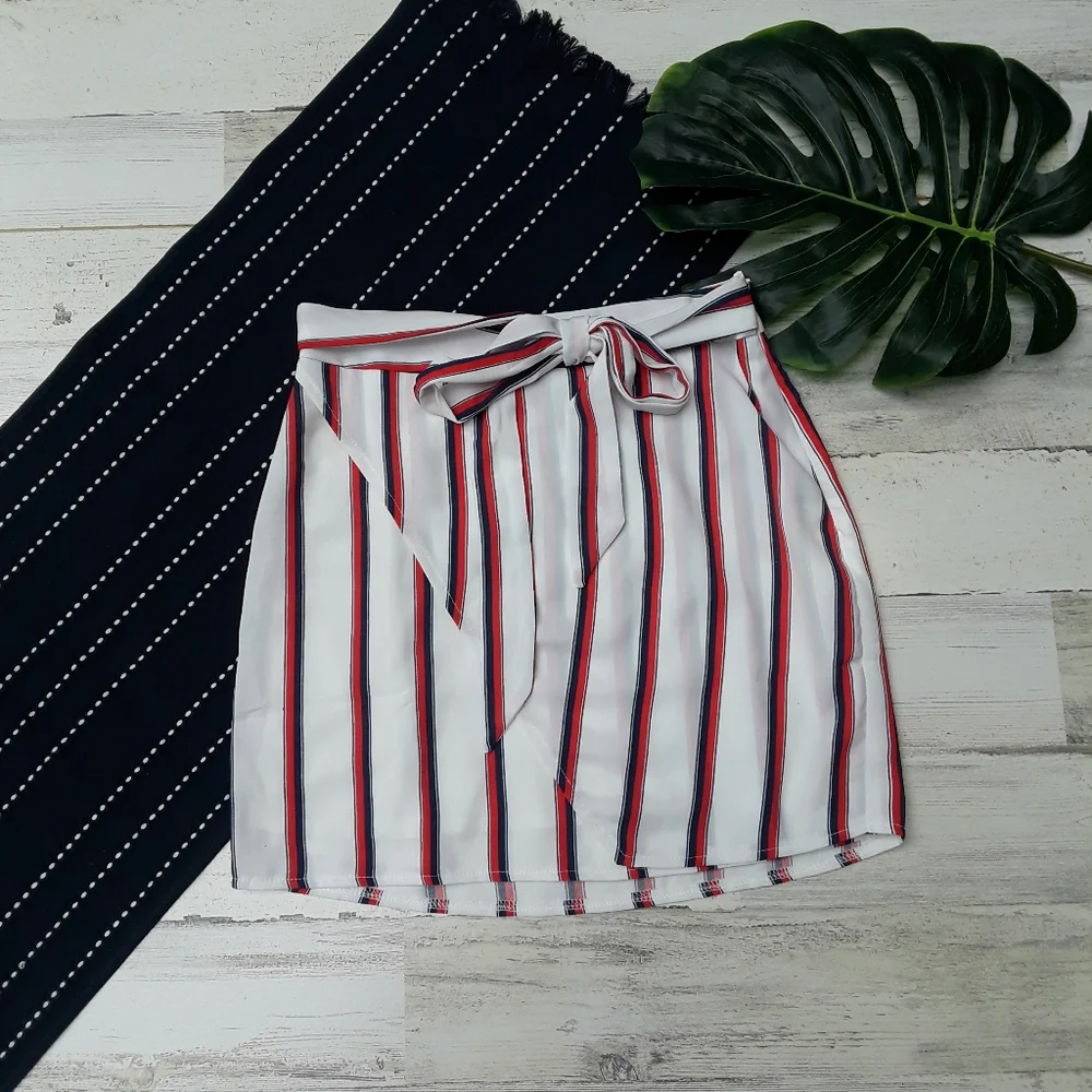 LF| One Way Mini Skirt White, Red, Blue Tie Waist Size 4 - Picture 1 of 8